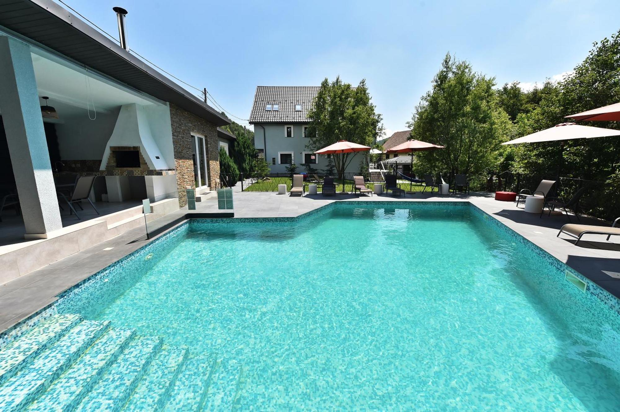 Mira By Atra Bed & Breakfast Tesila ภายนอก รูปภาพ